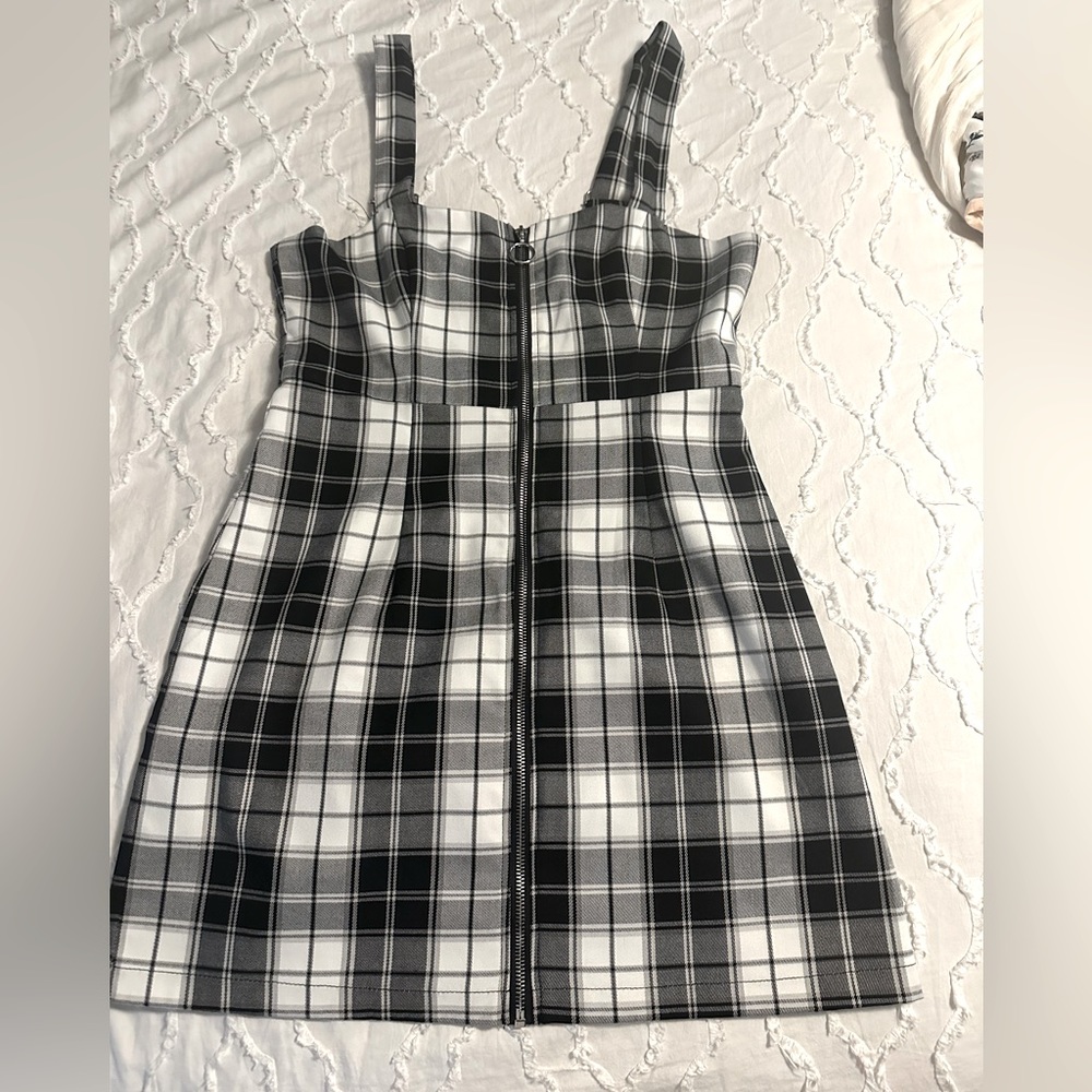 Forever 21 size large dress with zip all the way down